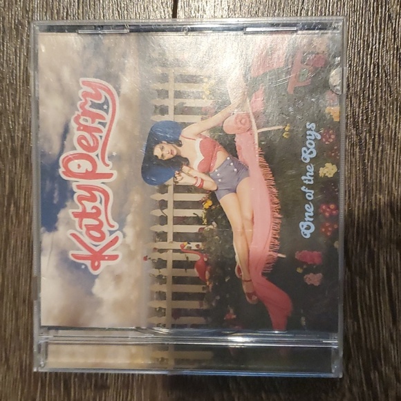 🍭 Katy Perry CD Lot of 4 - Media - Picture 2 of 7